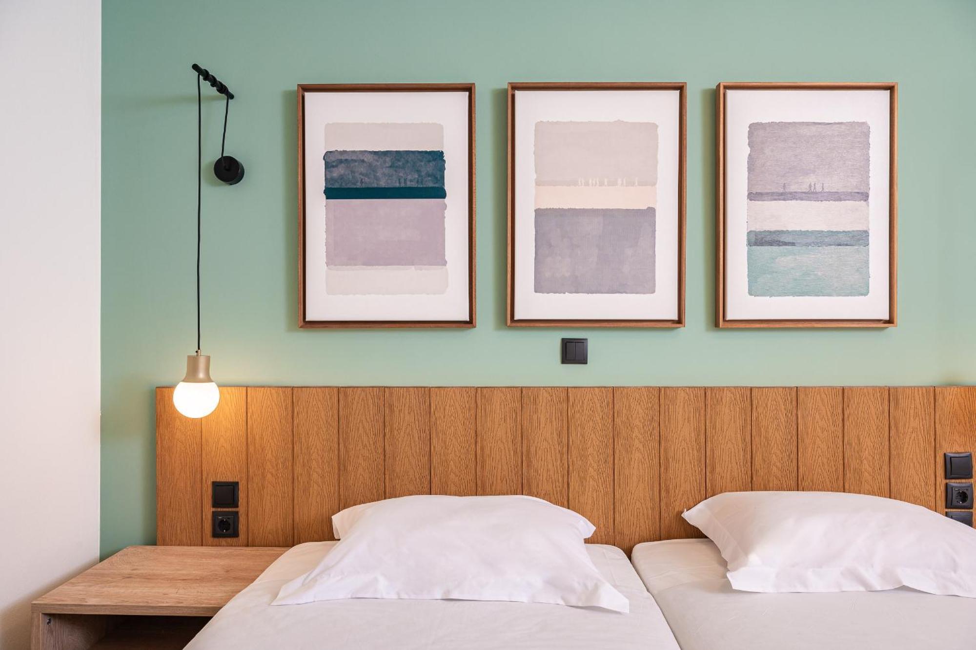 Hotel Emily 2*